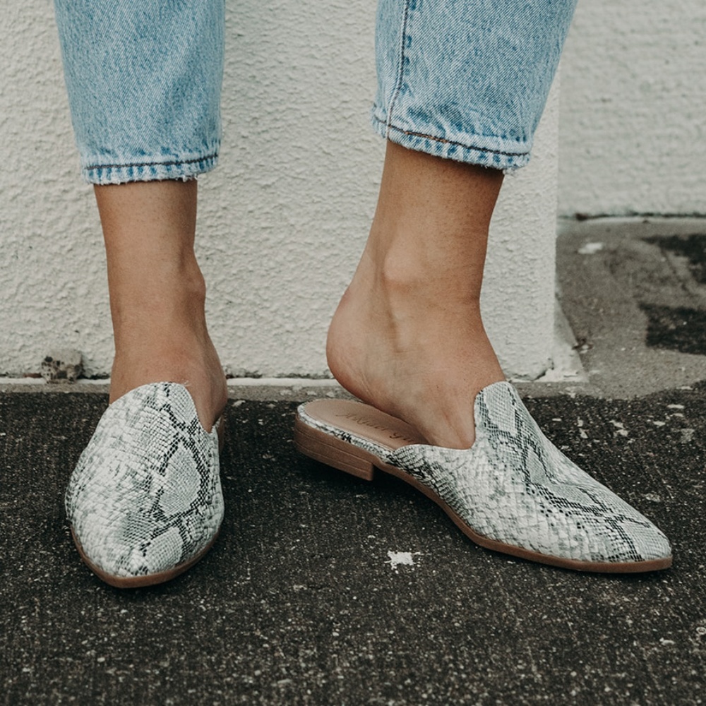 SNAKESKIN FLAT MULES - Picture 5 of 5